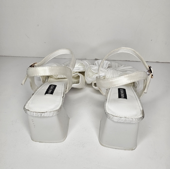 Nine West Open Toe All White Bow Sandal Chunky Heel Size 7.5 - Picture 11 of 15